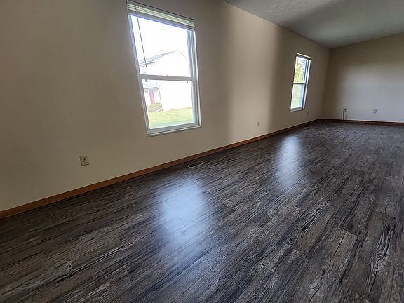 2nd image of 220 Heritage Cir
