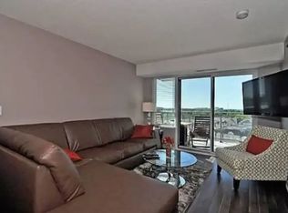 1235 Bayly St #712, Pickering, ON L1W1L7