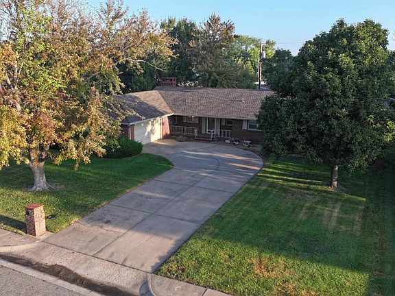 2nd image of 4210 Falcon Dr
