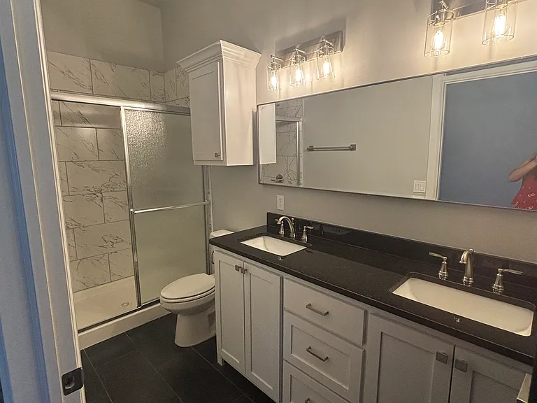 Master Bedroom Bathroom