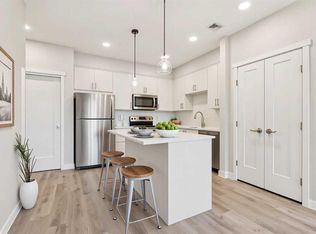 655 NW Shawnee Sq SW #104, Calgary, AB T2Y0W4