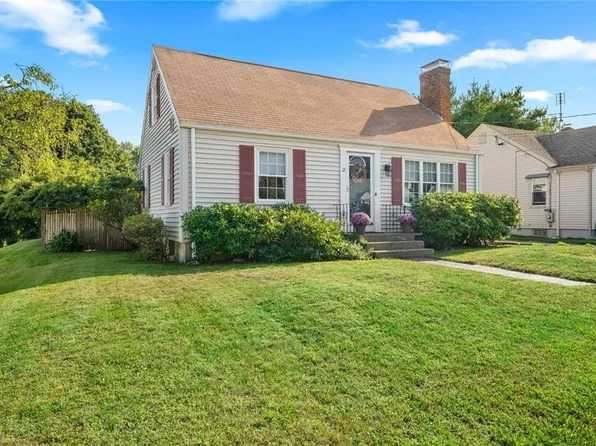 17 Keane St, Lincoln, RI 02865