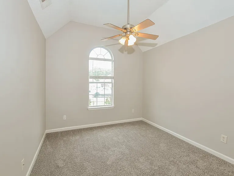 6967 Naples Dr — Photo 13