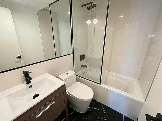 Rented by Tapiro Realty | media 7