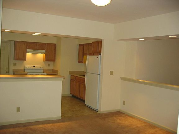 3rd image of 120 S Cherry St #1B