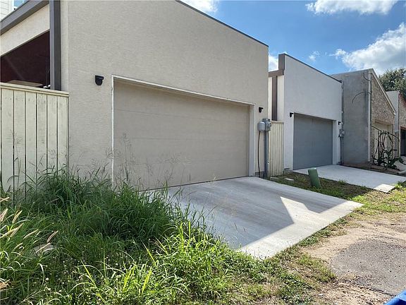 5th image of 2200 S 6th St