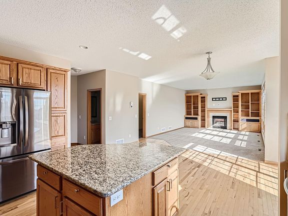 5th image of 9125 Glenborough Dr
