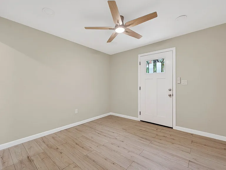 3707 W Gray St #2 — Photo 2