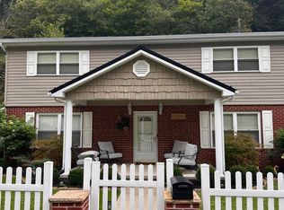 165 Preston Est, Paintsville, KY 41240