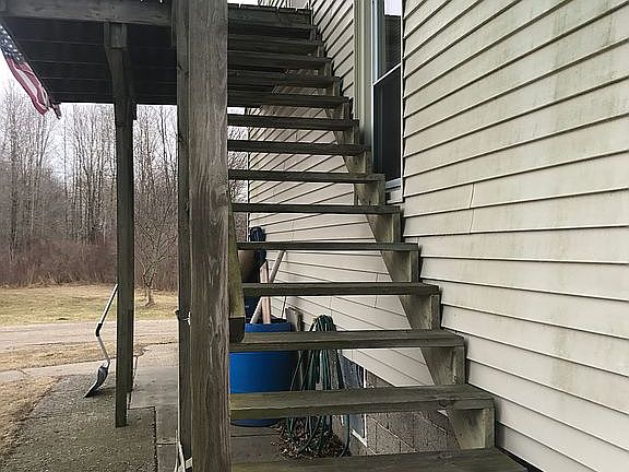 stairs to upstairs unit