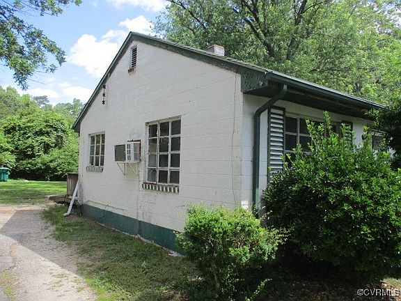 3rd image of 1914 Oak Hill Ln