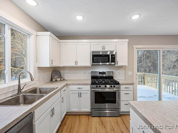 4th image of 20660 Rolling Hills Ln