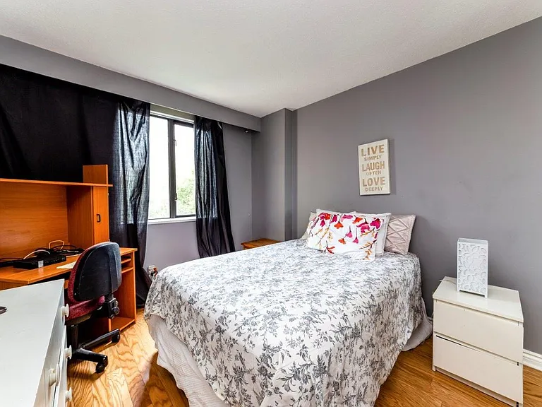 444 Lonsdale Ave — Photo 10