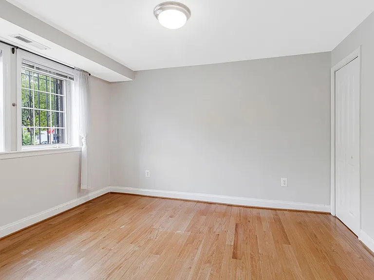 410 15th St NE #2 — Photo 14