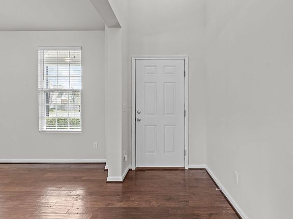 5th image of 1117 High Fox Dr