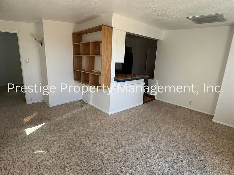 3301 E Flower St — Photo 7