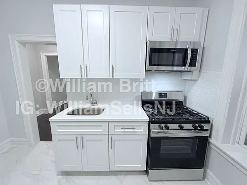 317 Union St Photo 1