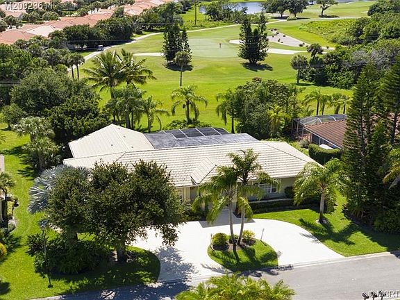 3rd image of 8180 SE Woodlake Ln