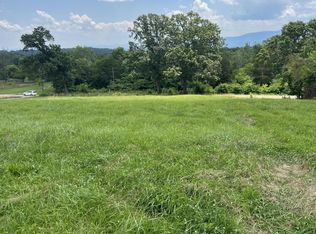 1 Valley Home Rd, Dandridge, TN 37725