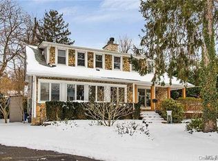 5 Meadow St, Bayville, NY 11709