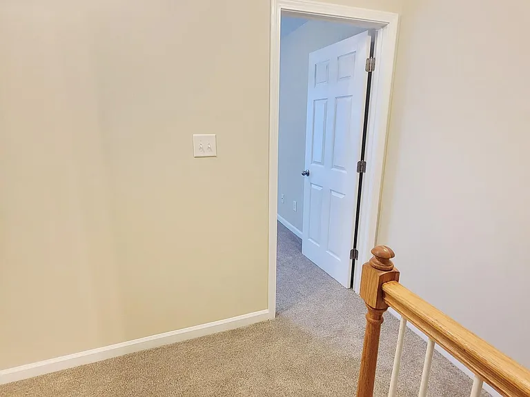 411 Whitehall Ct — Photo 31