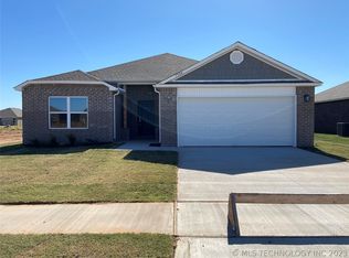 7504 E 158th St S, Bixby, OK 74008