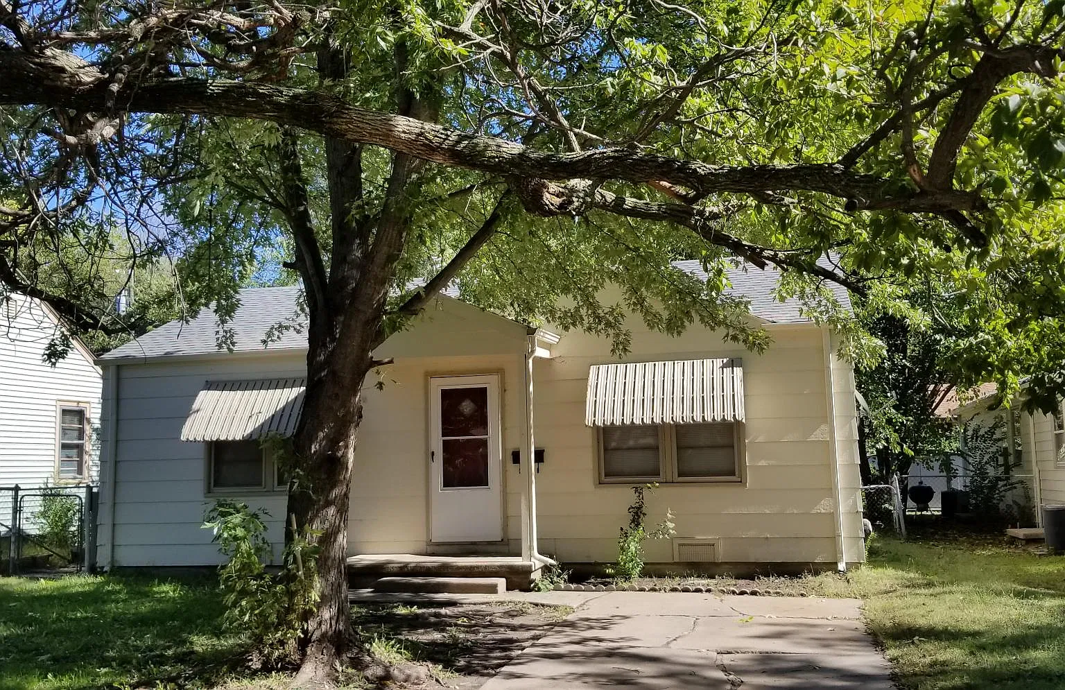2 bed, 900 sqft, $825 — Photo 1