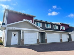 1109 Honeysuckle Dr APT 5, Harrisburg, SD 57032