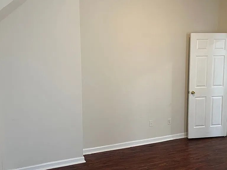 374 Park Ave — Photo 6