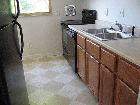 4th image of 514 Bessinger Dr