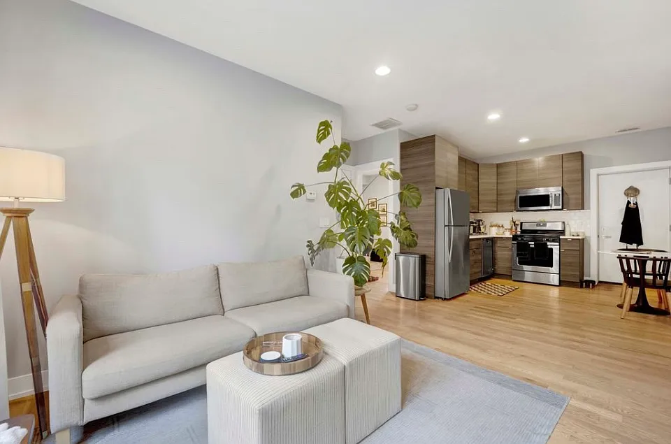 2 bed, $2,500 — Photo 3