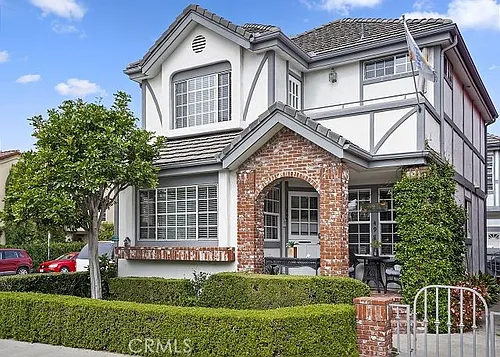 498 Park Ave Photo 1