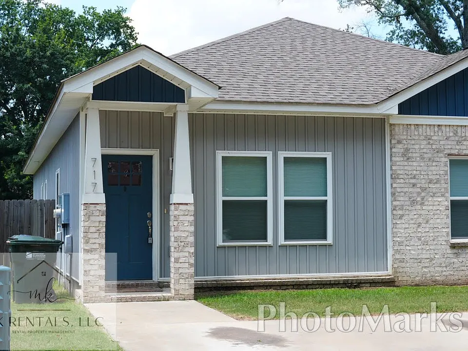 717 5th Ave #717