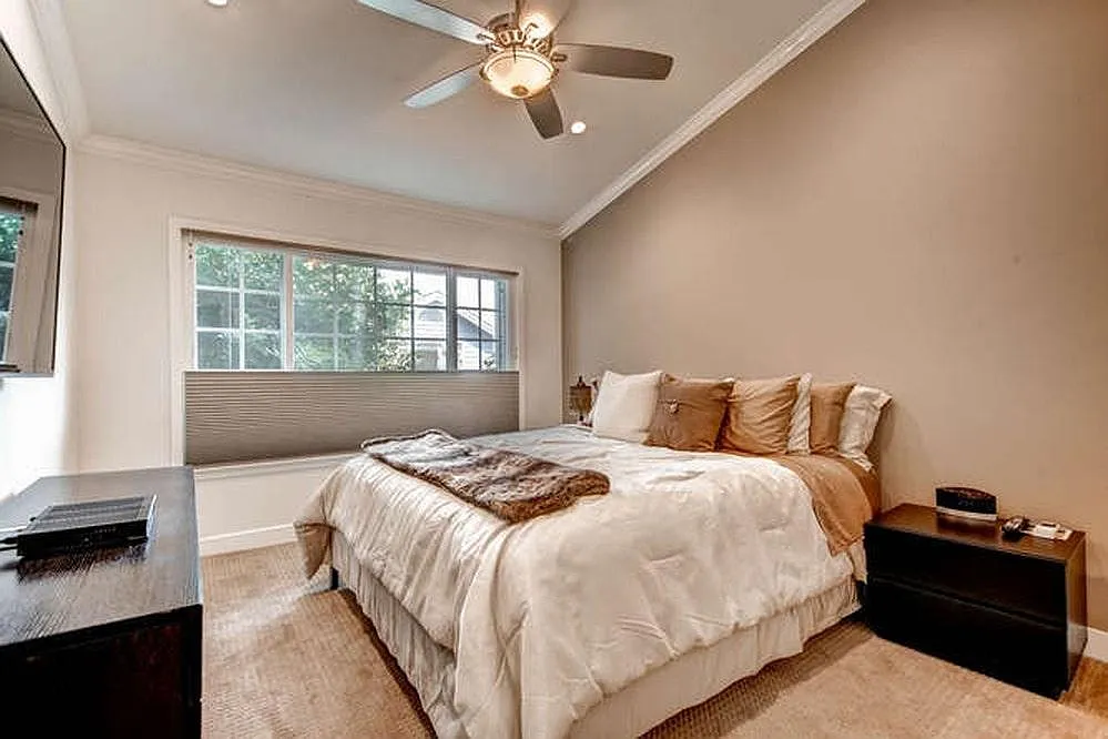 2 bed, 800 sqft, $3,795 — Photo 4