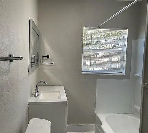 4th image of 4575 Ector Ave