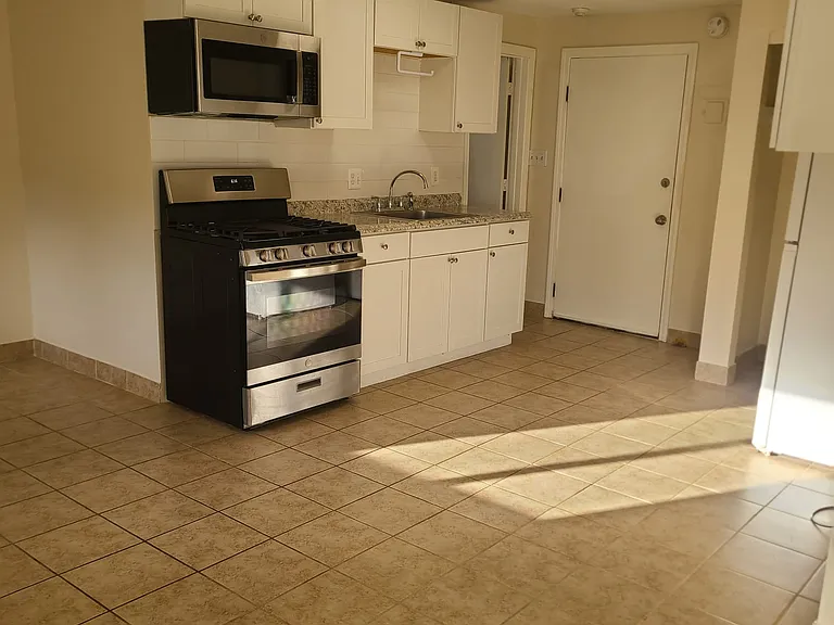 349 Pawtucket Blvd #6 — Photo 5