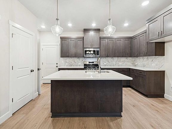 The Harland - Kitchen