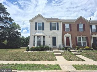 16 Colts Neck Dr, Sicklerville, NJ 08081