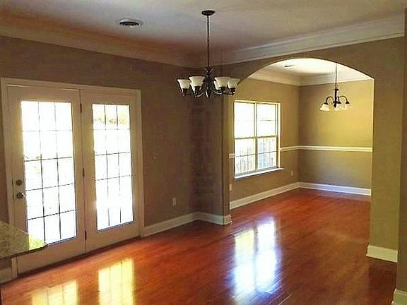 5th image of 932 Vicar Ln