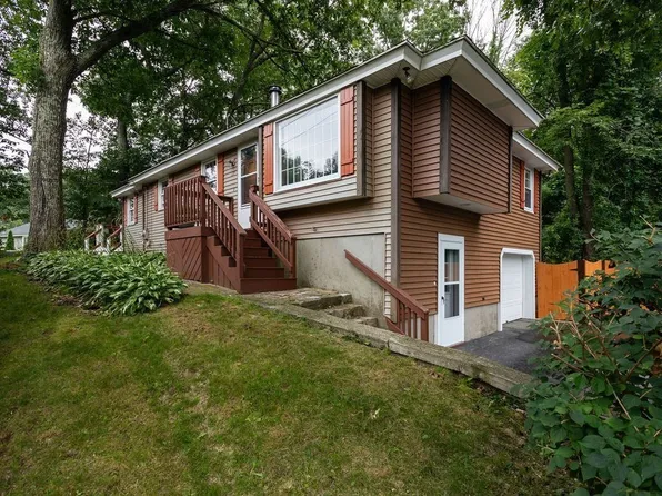 29 McCracken Rd, Millbury, MA 01527