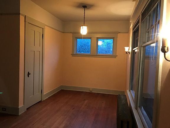 5th image of 1514 11th Ave W