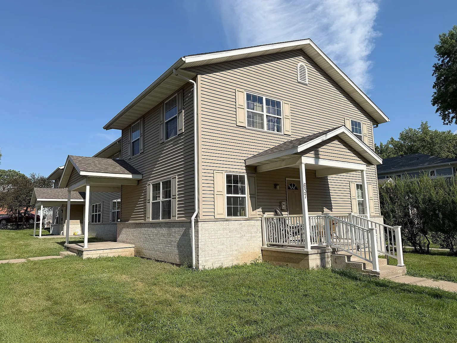 3 bed, 1200 sqft, $1,675 — Photo 1