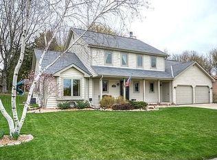 1777 Bobwhite Ln, Grafton, WI 53024