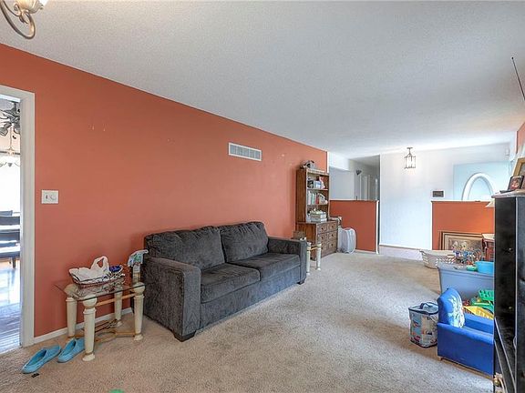 3rd image of 8912 Stark Ave