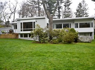 10 Barberry Rd, Lexington, MA 02421