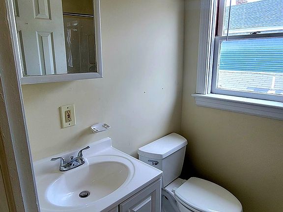 4th image of 2106 Boston Ave APT B