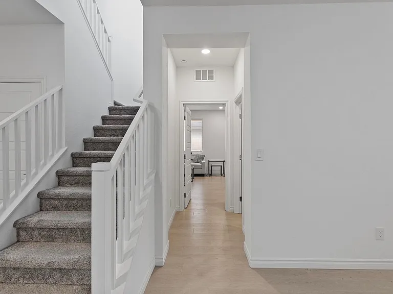 3546 Luciana Glen Ave — Photo 15