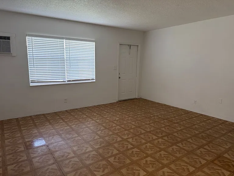 2111 Roosevelt St — Photo 20