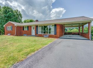 1449 W Ruritan Rd, Roanoke, VA 24012