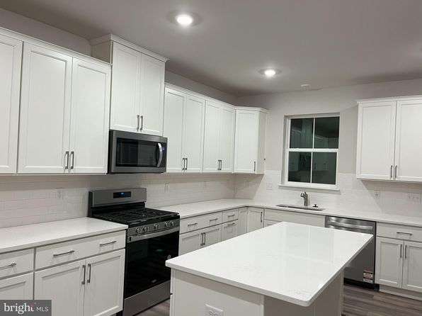21 E Front St